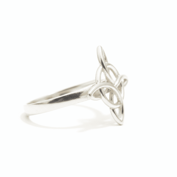Gemini_Generated_Image_vy5ar1vy5ar1vy5a Anillo Nudo de Bruja: Elegancia Mística en Plata .925