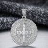 Medalla de San Benito: Elegancia Pura y Protección Ancestral, vista principal