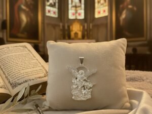 Dije San Miguel Arcángel Plata 925 con Zirconias | Mística Plata