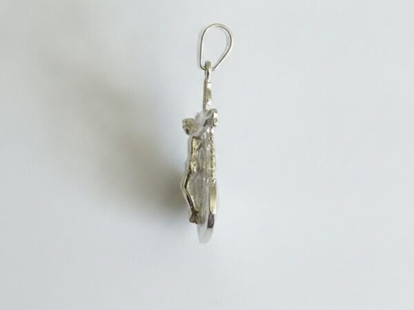 Colgante de Plata con Diseño Marítimo