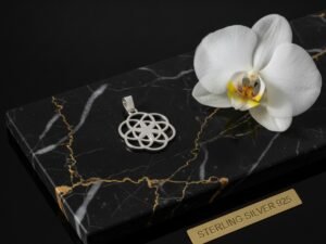 p1omcy5i3ts6a7cxione.jpg Plata 925 Amuleto Geometría Sagrada